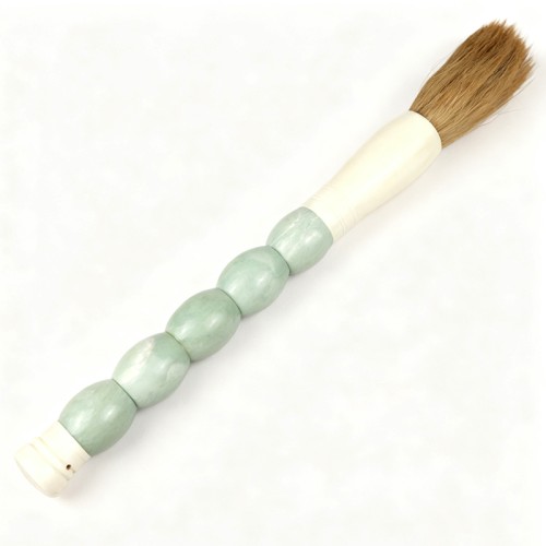 medium calligraphy brush